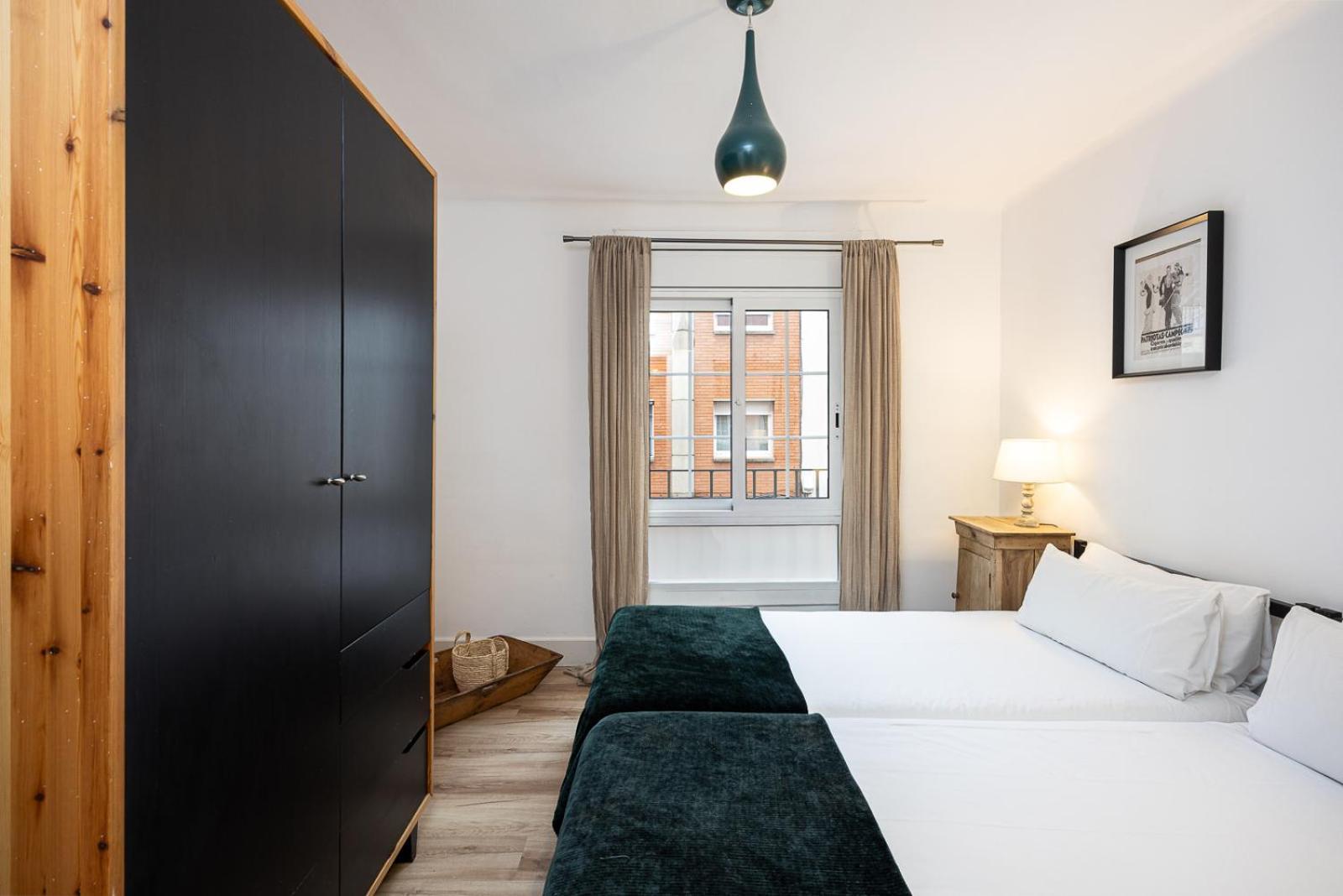 Vintage 3 Bdr Apartment Esplugues de Llobregat Εξωτερικό φωτογραφία